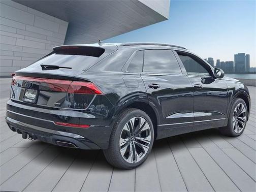 2025 Audi Q8 55 Premium Plus