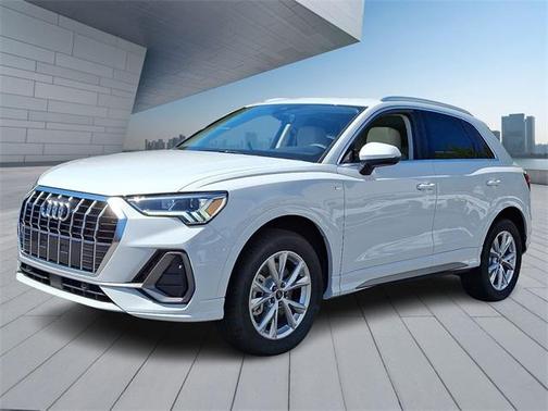 2025 Audi Q3 Premium 45 TFSI S line quattro Tiptronic