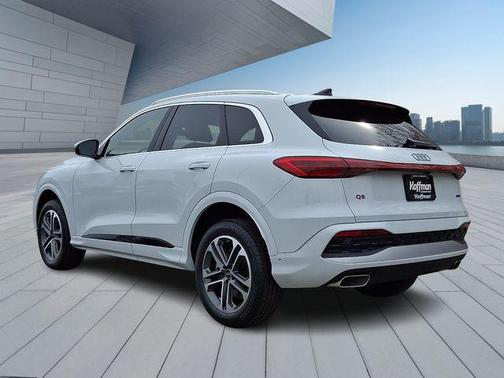 2025 Audi Q5 Premium TFSI quattro S tronic