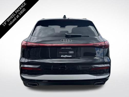 Mythos Black Metallic 2025 Audi Q5 Premium TFSI quattro S tronic
