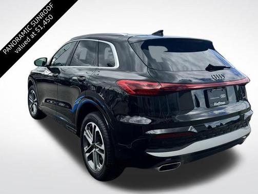 Mythos Black Metallic 2025 Audi Q5 Premium TFSI quattro S tronic