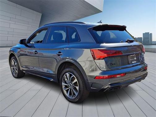 2024 Audi Q5 45 S line Premium
