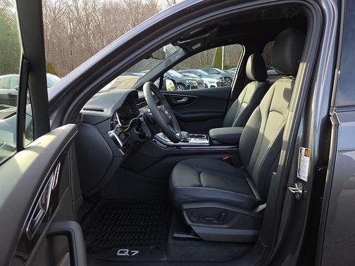 2026 Audi Q7 45 Premium