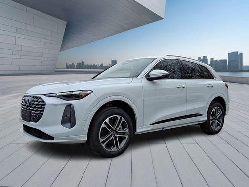 2025 Audi Q5 Premium TFSI quattro S tronic