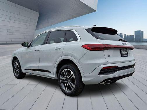 2025 Audi Q5 Premium TFSI quattro S tronic