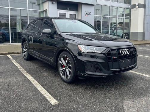 Mythos Black Metallic 2024 Audi SQ7 4.0T Prestige