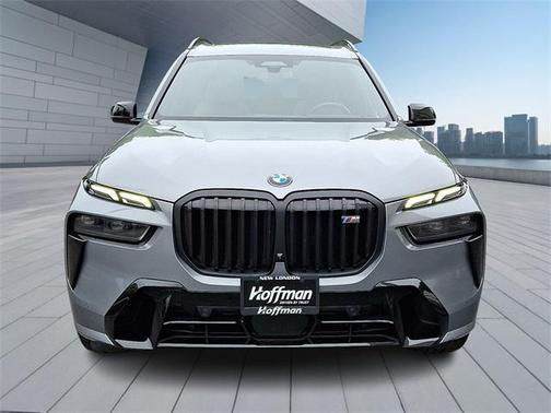 2023 BMW X7 M60i