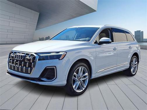 2025 Audi Q7 55 Premium Plus