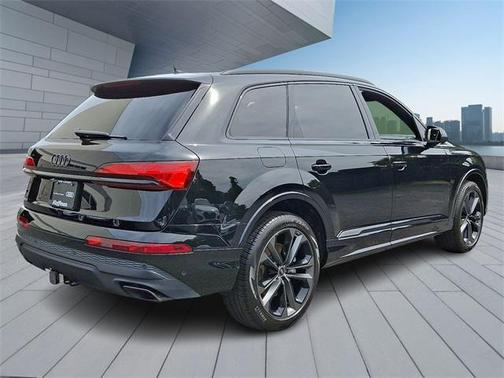 2025 Audi Q7 55 Premium Plus