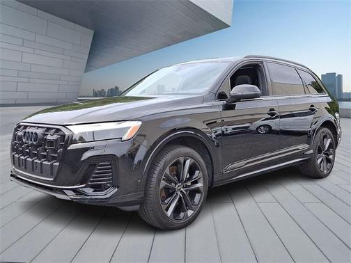 2025 Audi Q7 55 Premium Plus