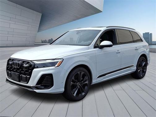 2025 Audi Q7 55 Premium Plus