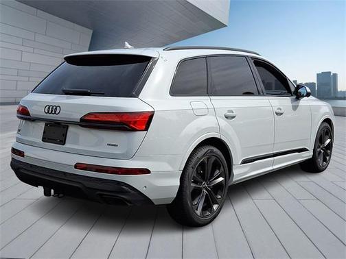 2025 Audi Q7 55 Premium Plus