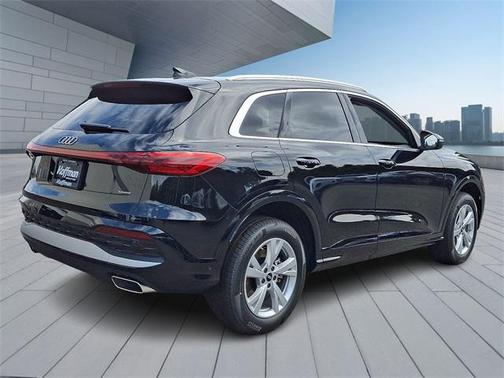 2025 Audi Q5 Premium