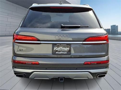 Samurai Gray Metallic 2025 Audi Q7 55 Premium Plus