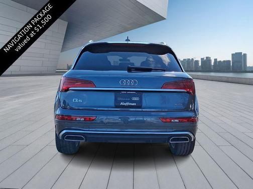 Daytona Gray Pearl Effect 2023 Audi Q5 45 S line Premium Plus