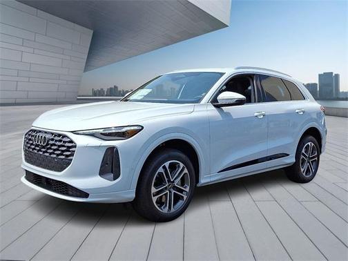 2025 Audi Q5 Premium Plus