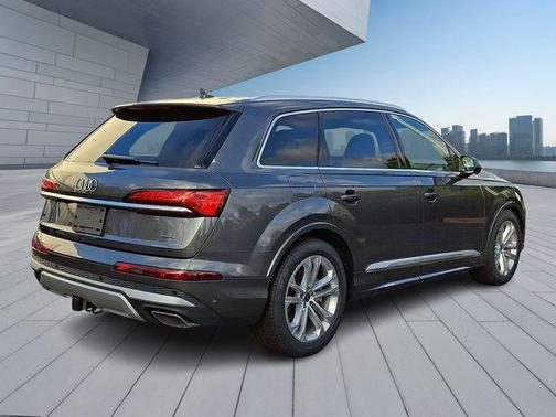 2026 Audi Q7 55 Premium Plus
