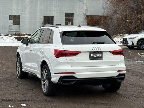 2025 Audi Q3 Premium 45 TFSI S line quattro Tiptronic