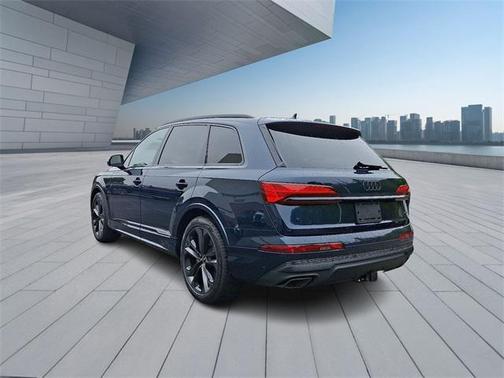 2025 Audi Q7 55 Premium Plus