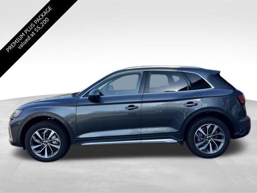 Daytona Gray Pearl Effect 2023 Audi Q5 45 S line Premium Plus