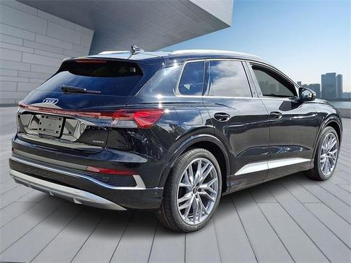 Mythos Black Metallic 2026 Audi Q4 e-tron Premium Plus 55 quattro