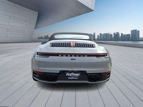 2021 Porsche 911 Carrera
