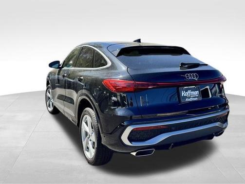 Mythos Black Metallic 2026 Audi Q5 Sportback Premium Plus TFSI quattro S tronic