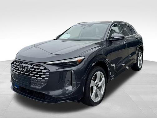 Tambora Gray Metallic 2026 Audi Q5 Premium Plus TFSI quattro S tronic