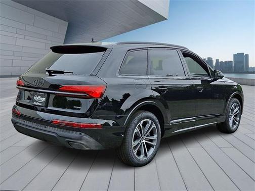 2025 Audi Q7 45 Premium