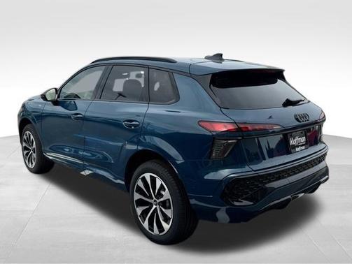 Malpelo Blue Metallic 2026 Audi Q3 TFSI quattro S tronic