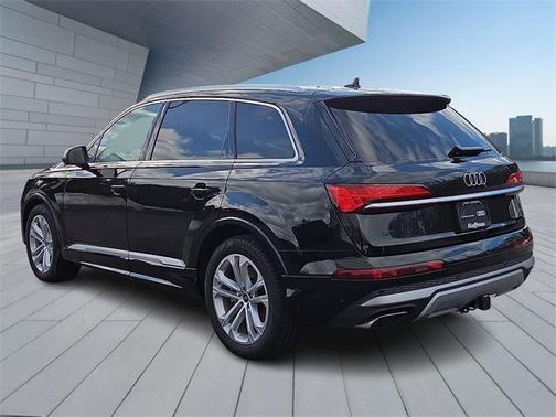 2025 Audi Q7 55 Premium Plus