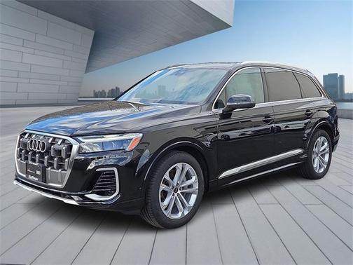2025 Audi Q7 55 Premium Plus