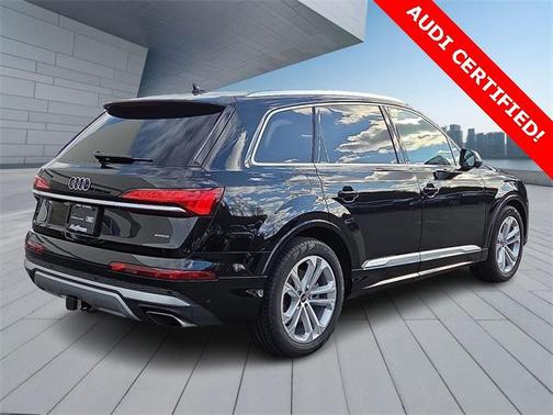 2025 Audi Q7 55 Premium Plus