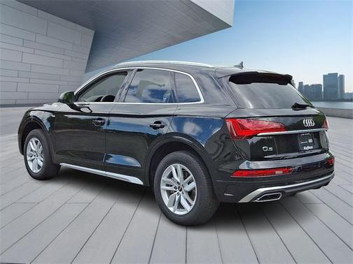 2023 Audi Q5 45 S line Premium