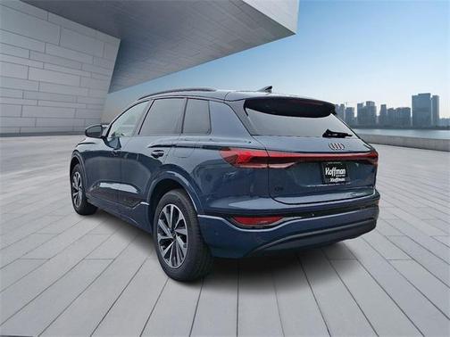 2025 Audi Q6 e-tron Premium Plus quattro