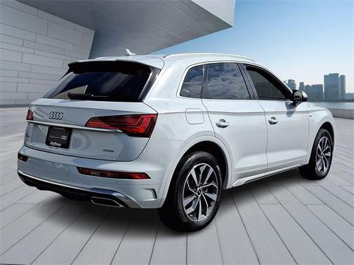 2024 Audi Q5 45 S line Premium
