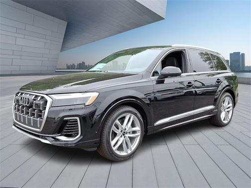2025 Audi Q7 55 Premium Plus
