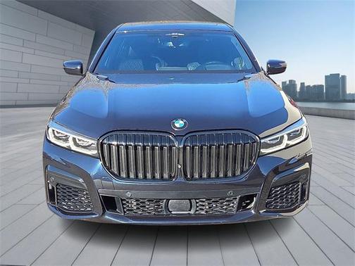 2022 BMW M760 xDrive