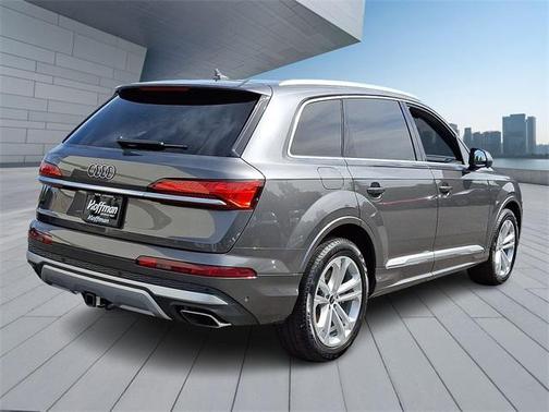 2025 Audi Q7 55 Premium Plus