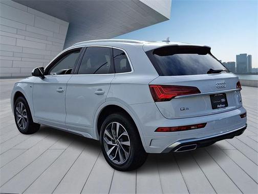 2024 Audi Q5 45 S line Premium