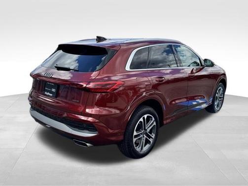 2025 Audi Q5 Premium Plus TFSI quattro S tronic