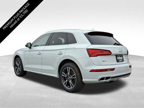 Glacier White Metallic 2020 Audi Q5 Premium Plus 55 TFSI e quattro S tronic