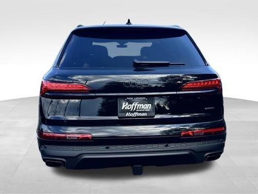 Mythos Black Metallic 2026 Audi Q7 55 Premium Plus