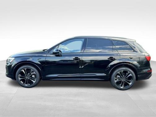 Mythos Black Metallic 2026 Audi Q7 55 Premium Plus