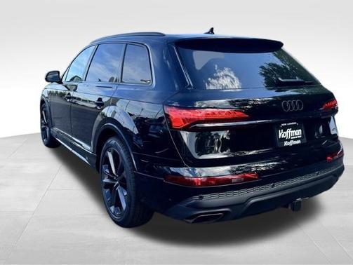 Mythos Black Metallic 2026 Audi Q7 55 Premium Plus