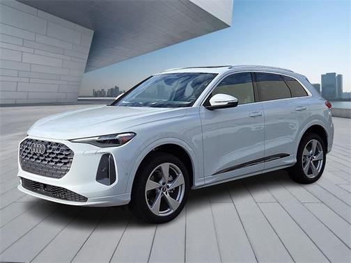 2025 Audi Q5 Premium Plus TFSI quattro S tronic