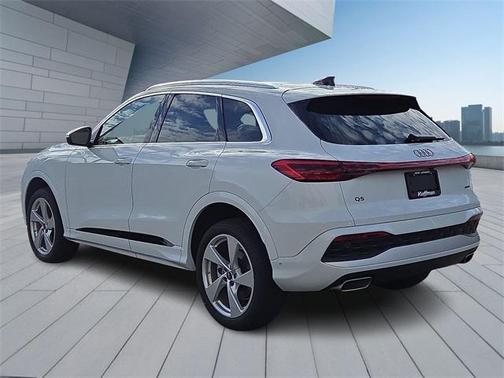 2025 Audi Q5 Premium Plus TFSI quattro S tronic