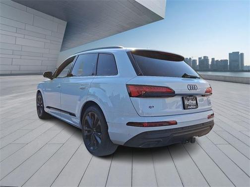 2025 Audi Q7 55 Premium Plus