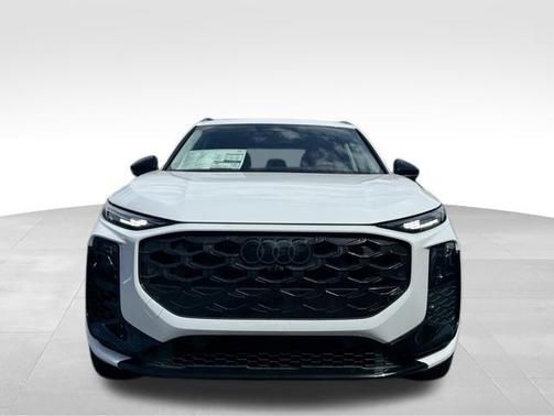 Glacier White Metallic 2026 Audi Q3 TFSI quattro S tronic