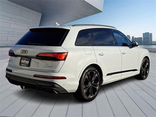 2025 Audi Q7 55 Premium Plus